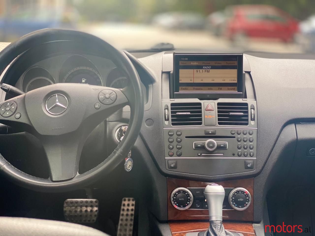 2011' Mercedes-Benz C 300 photo #5