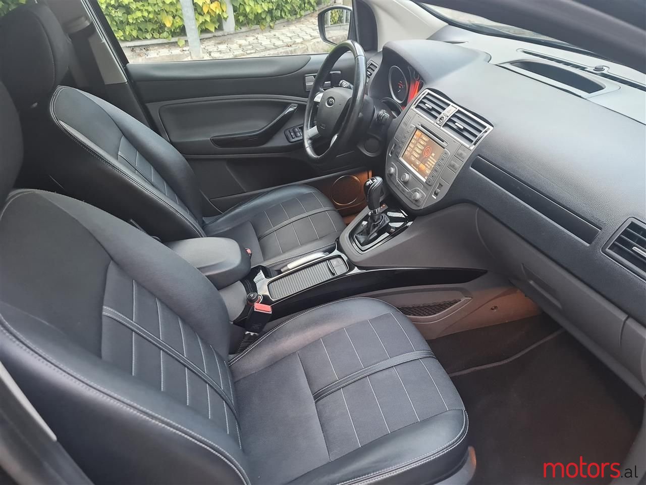 2012' Ford Kuga photo #5