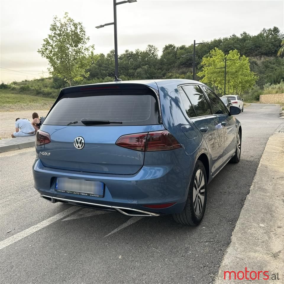 2017' Volkswagen e-Golf photo #3