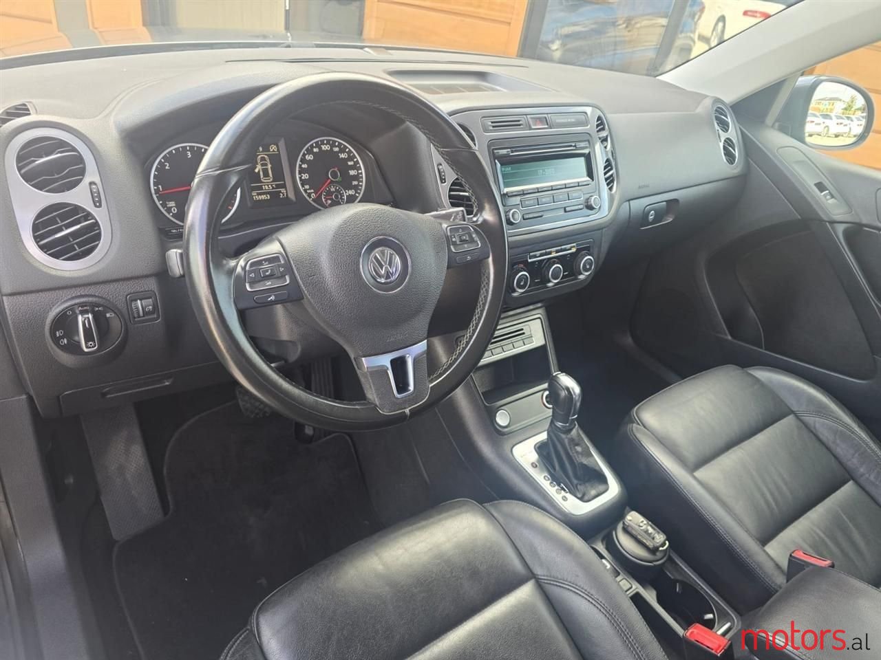 2012' Volkswagen Tiguan photo #4