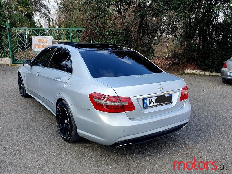 2010' Mercedes-Benz E 220 photo #3