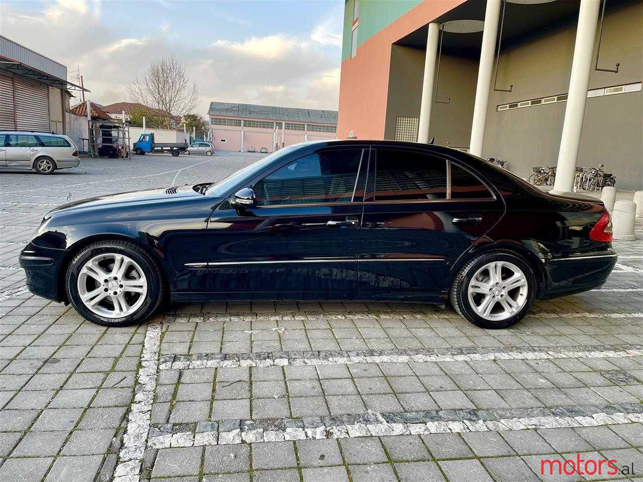 2008' Mercedes-Benz E 280 photo #3