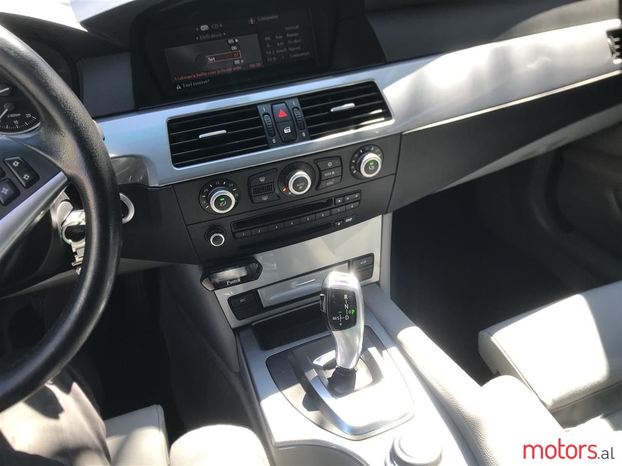 2008' BMW 525 photo #6