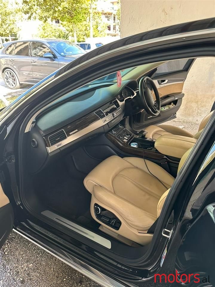 2013' Audi A8 photo #6