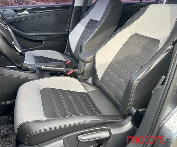 2015' Volkswagen Jetta photo #4