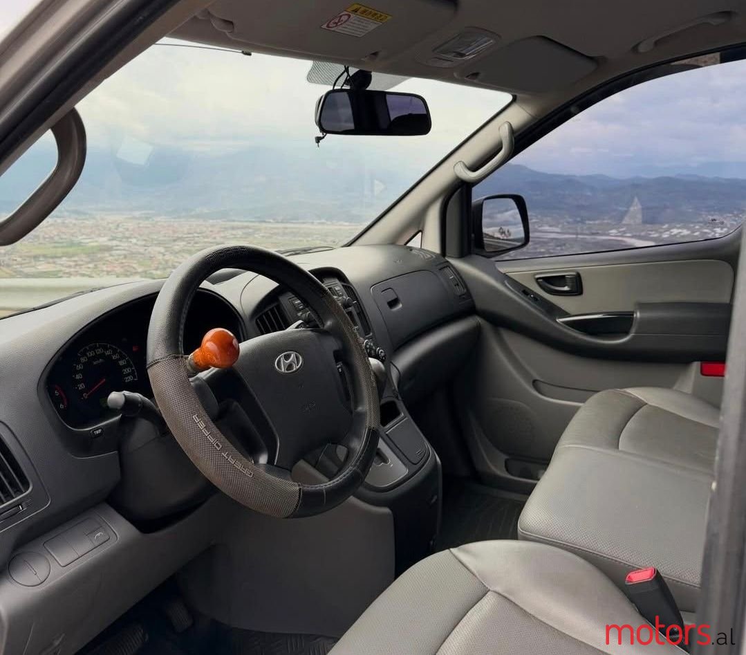 2012' Hyundai photo #3