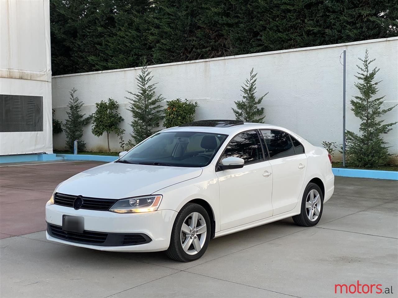 2012' Volkswagen Jetta photo #2