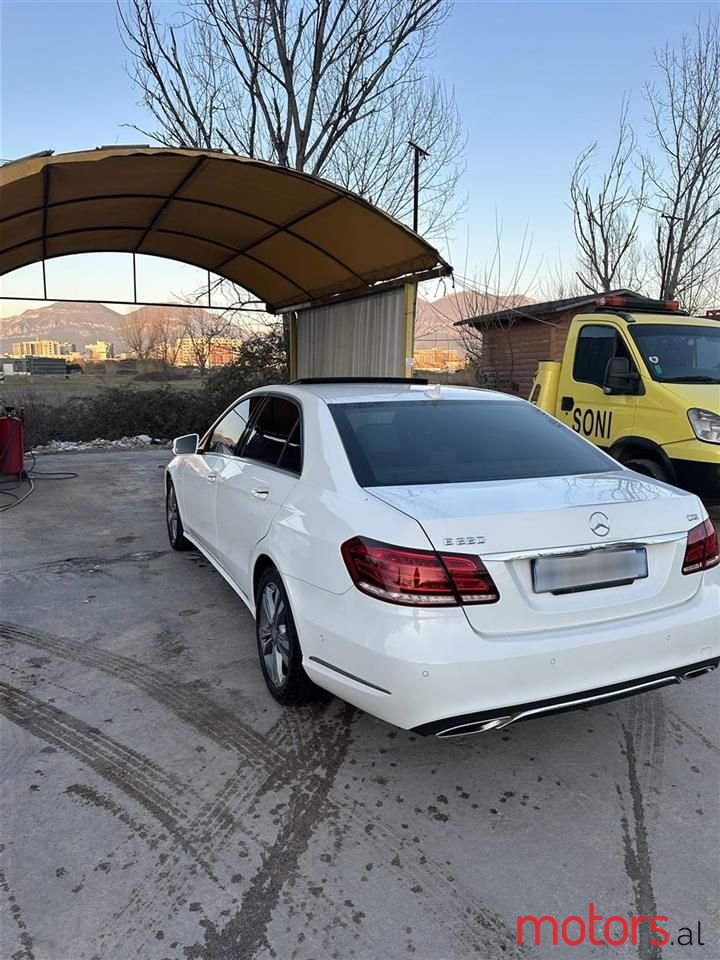 2014' Mercedes-Benz E 220 photo #2