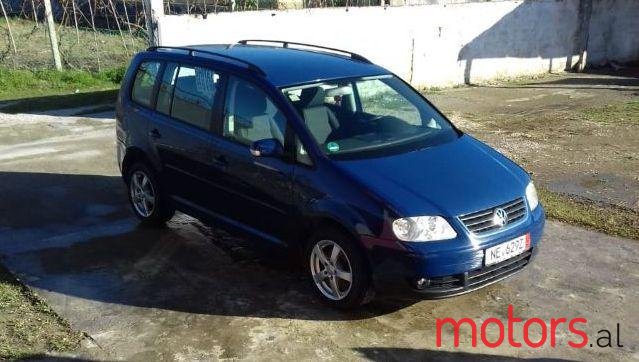 2005' Volkswagen Touran photo #3