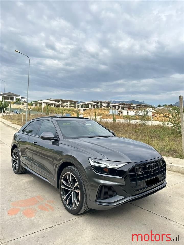 2019' Audi Q8 photo #6