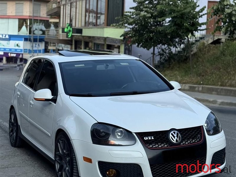 2009' Volkswagen Golf photo #1