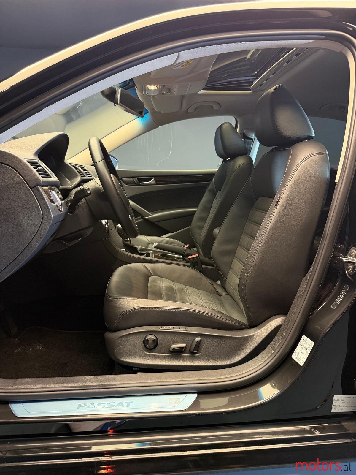 2014' Volkswagen Passat photo #6