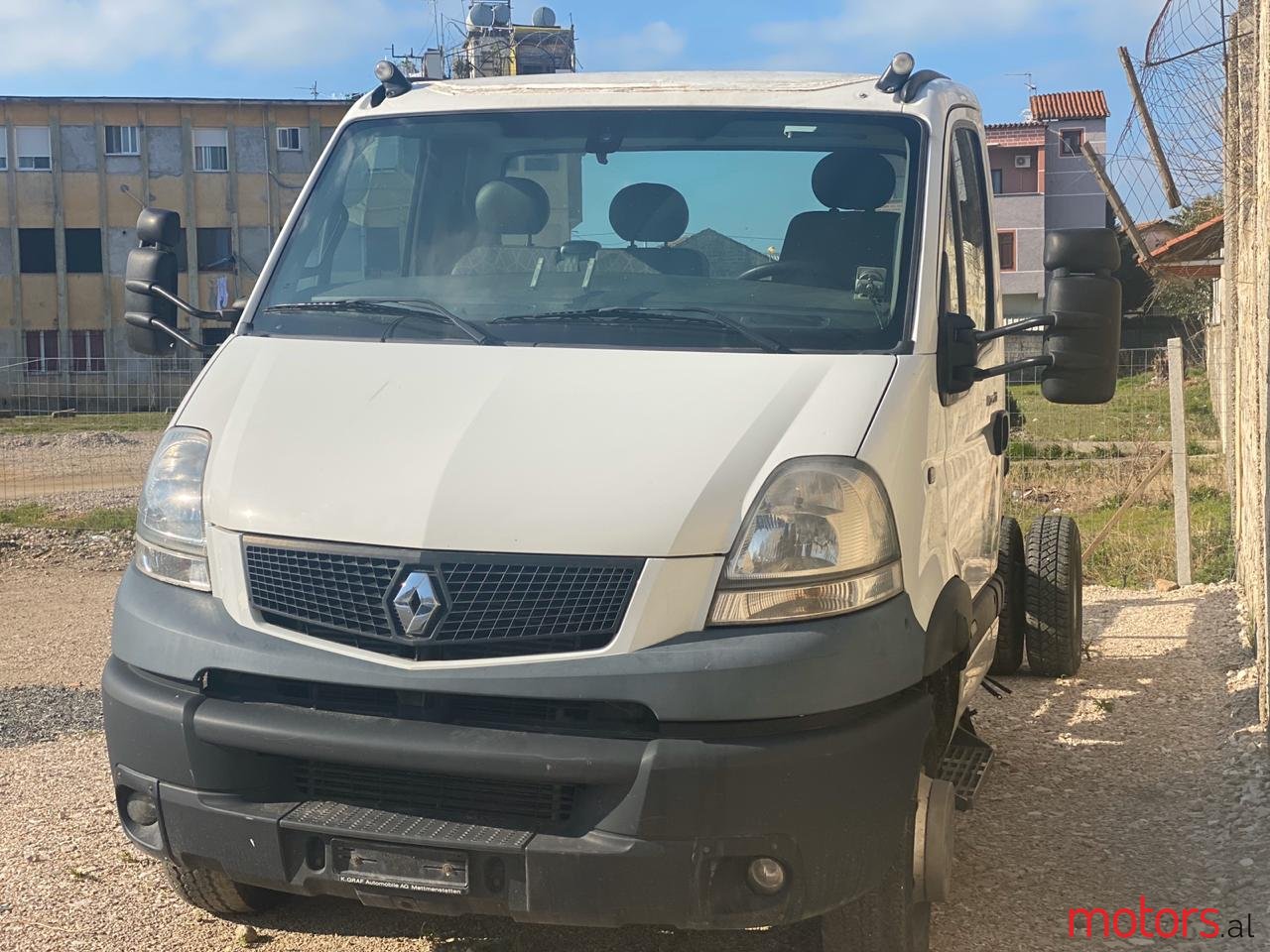 2008' Renault Logan photo #1