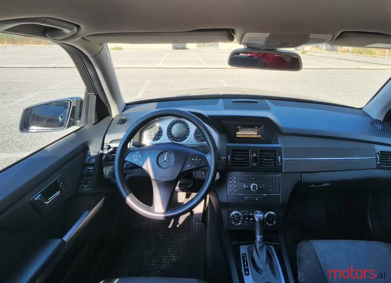 2010' Mercedes-Benz 220 photo #3