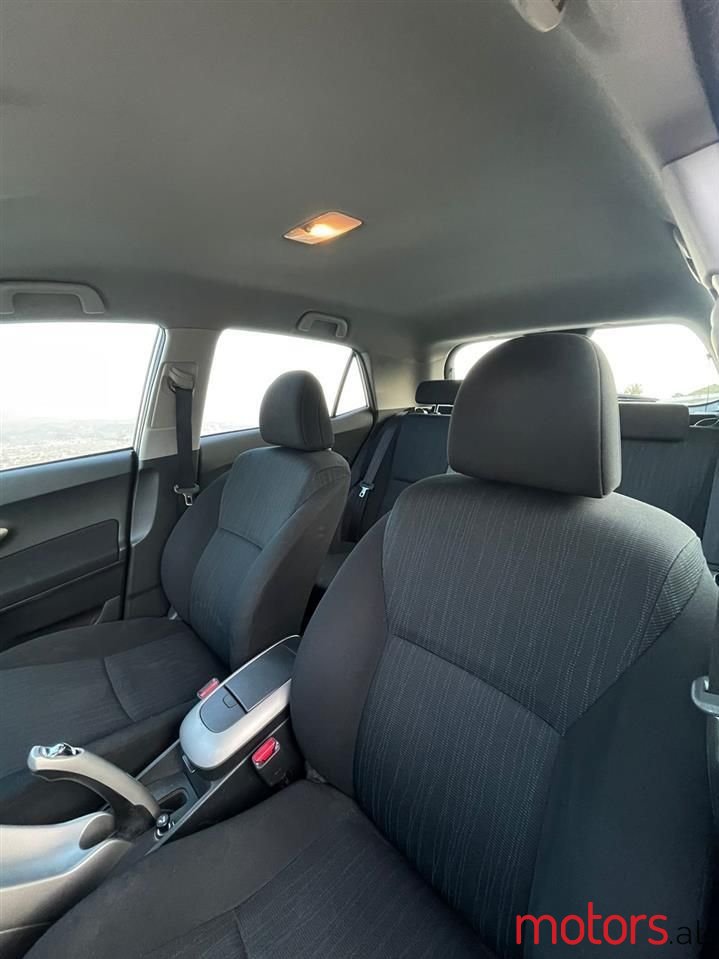 2008' Toyota Auris photo #4