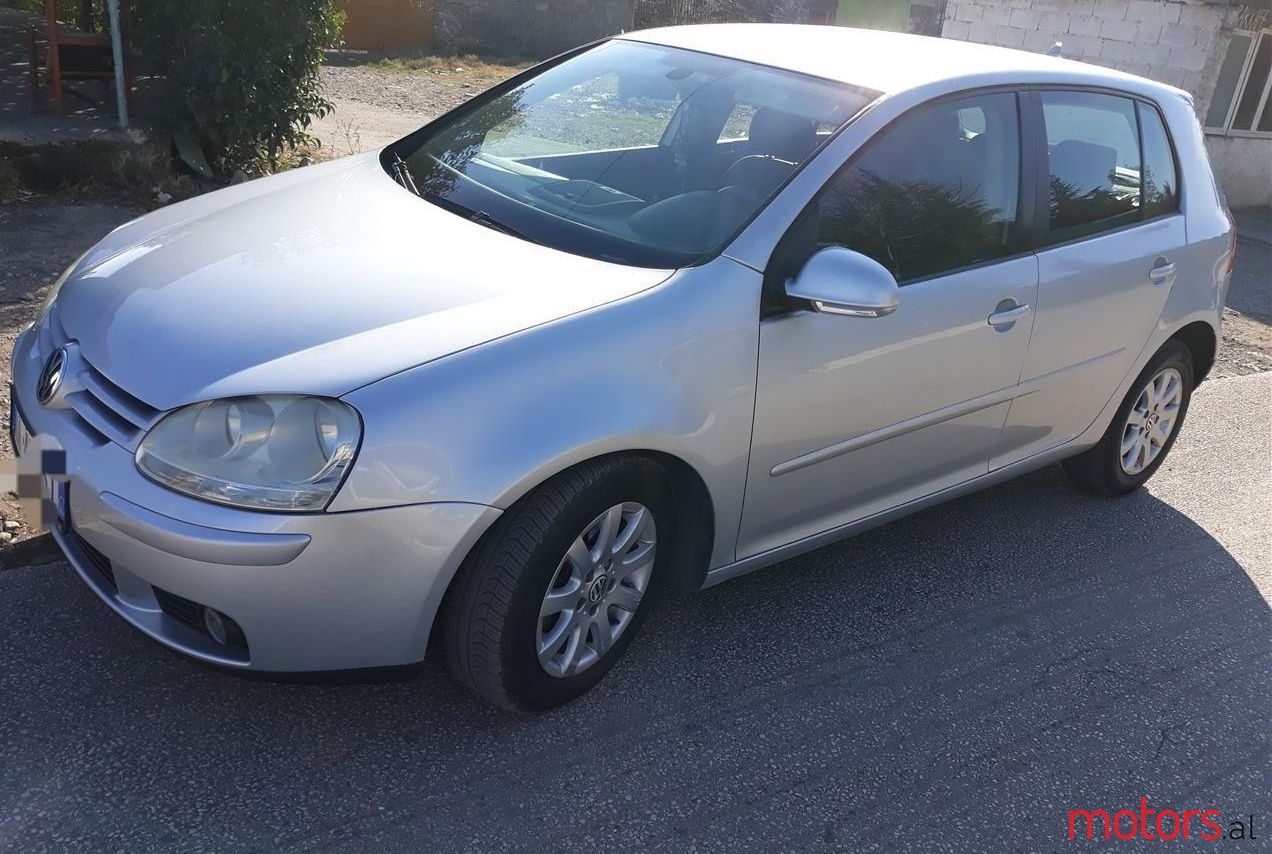 2004' Volkswagen Golf photo #1