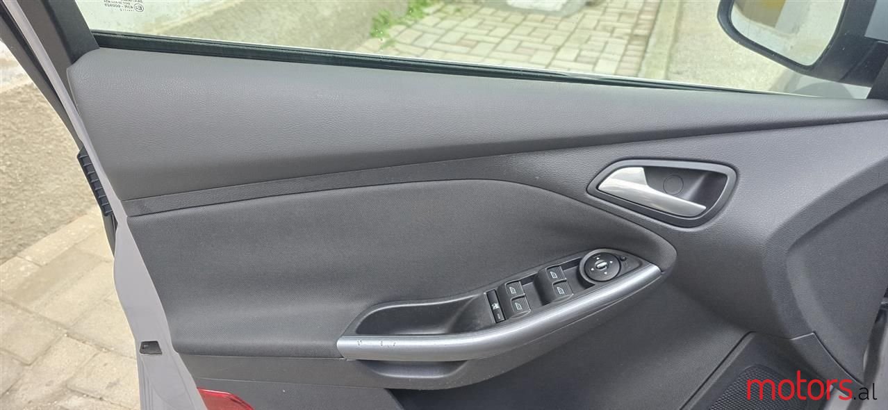 2012' Ford Focus photo #2