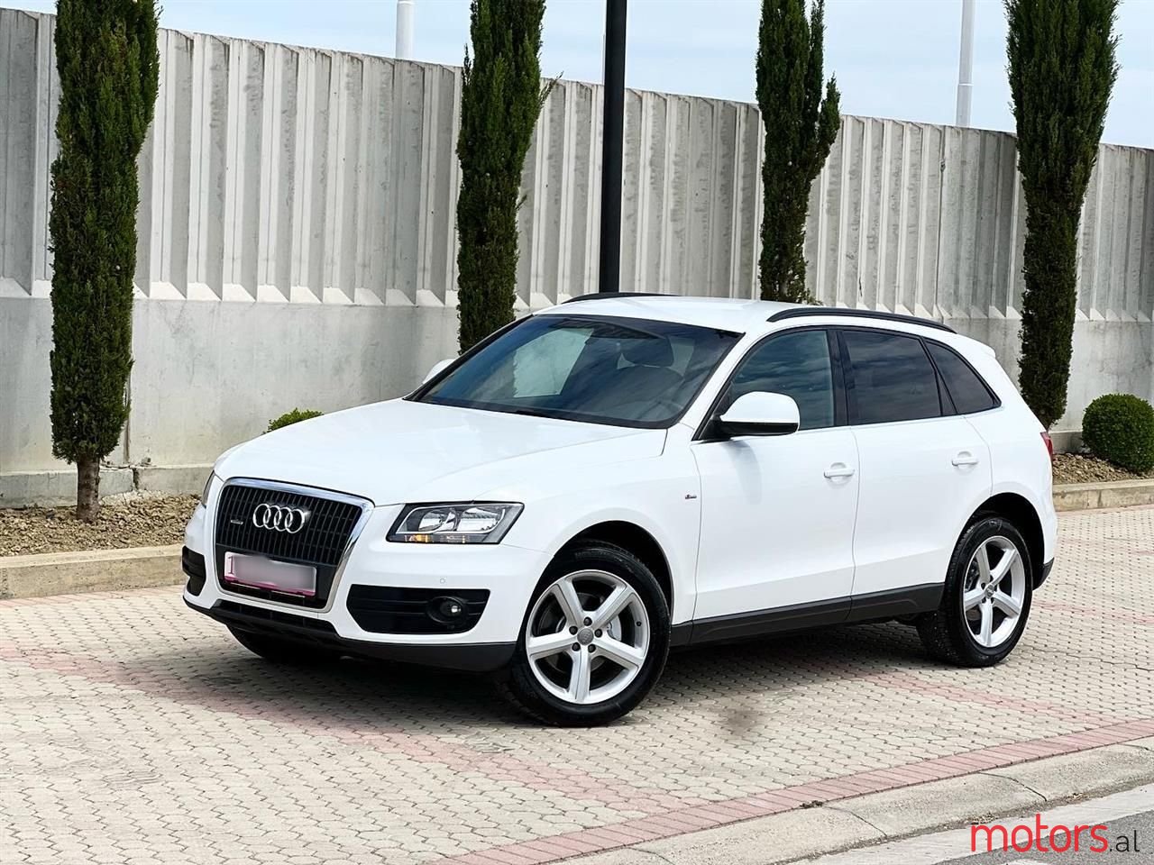 2011' Audi Q5 photo #1