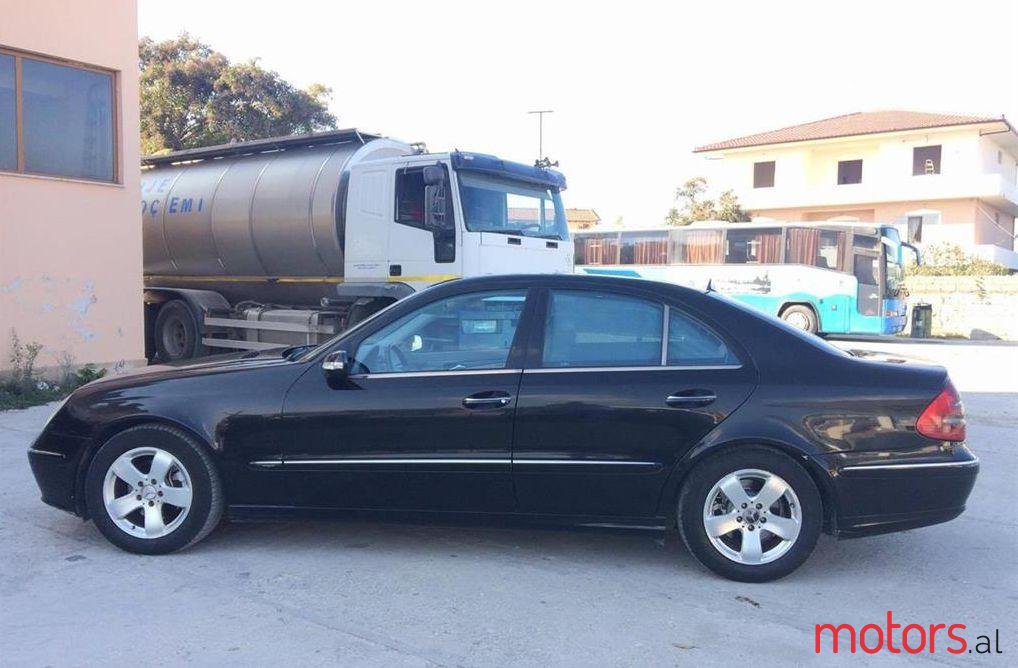 2003' Mercedes-Benz E 270 photo #2