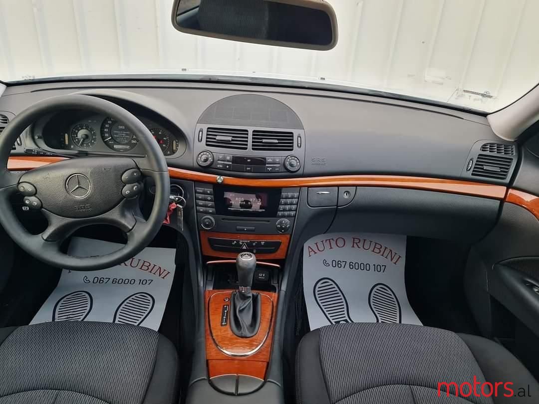 2006' Mercedes-Benz E 220 photo #3