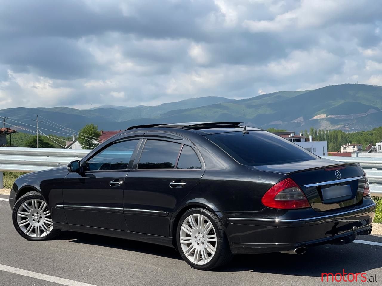 2008' Mercedes-Benz E 320 photo #4