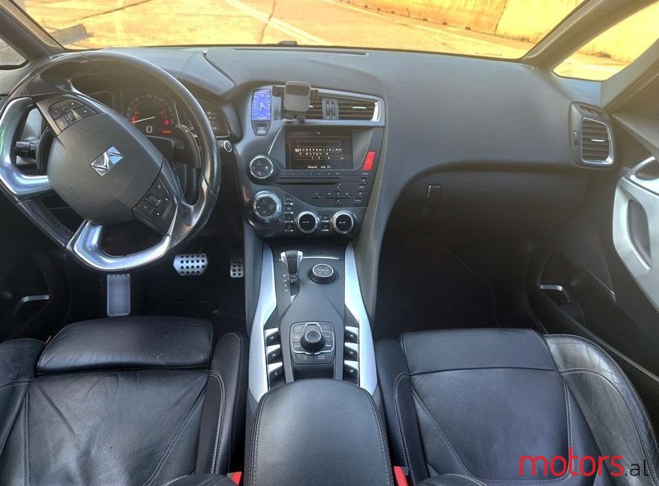 2012' Citroen DS5 photo #5