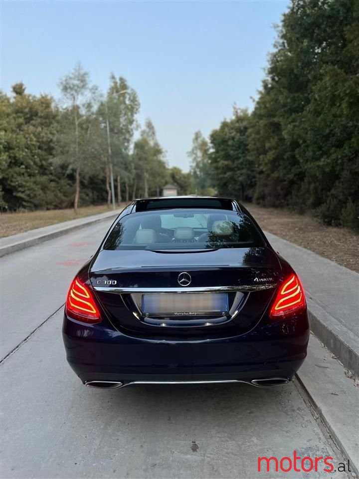 2015' Mercedes-Benz C 300 photo #6