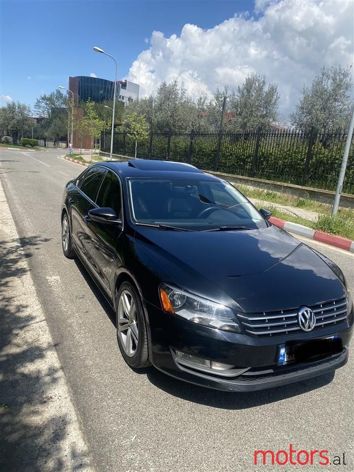 2012' Volkswagen Passat photo #1