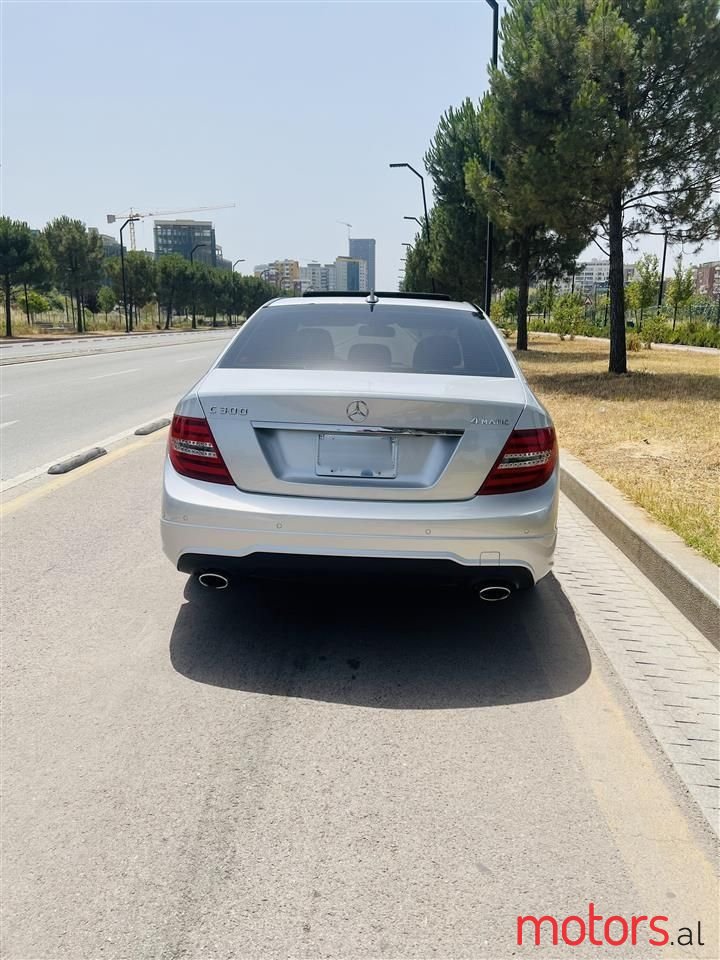 2012' Mercedes-Benz C 300 photo #3