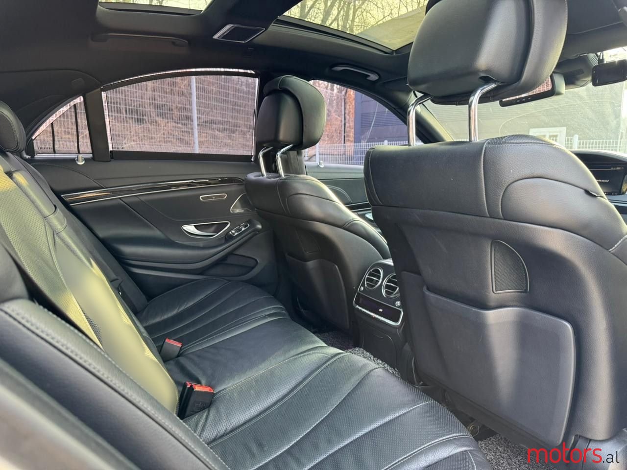 2015' Mercedes-Benz E 350 photo #5