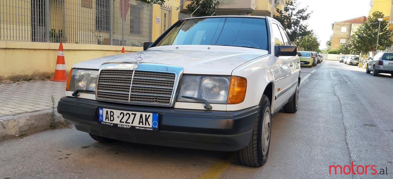 1988' Mercedes-Benz 200 photo #1