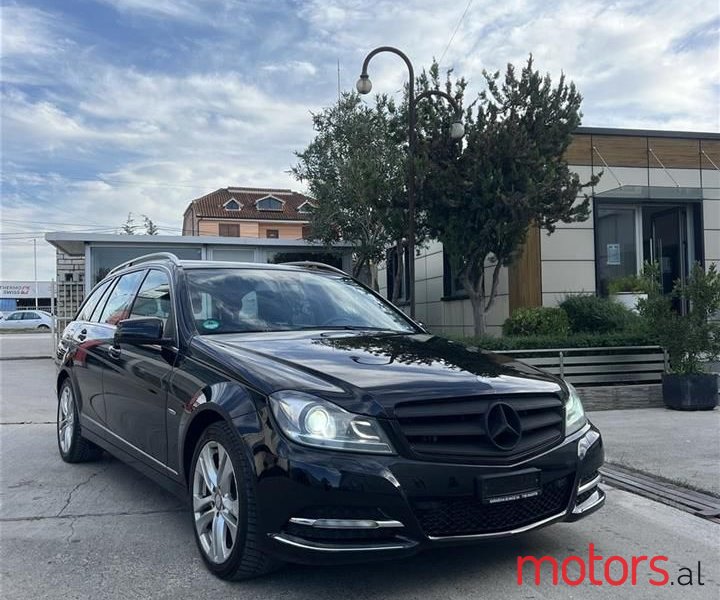 2012' Mercedes-Benz C 250 photo #3