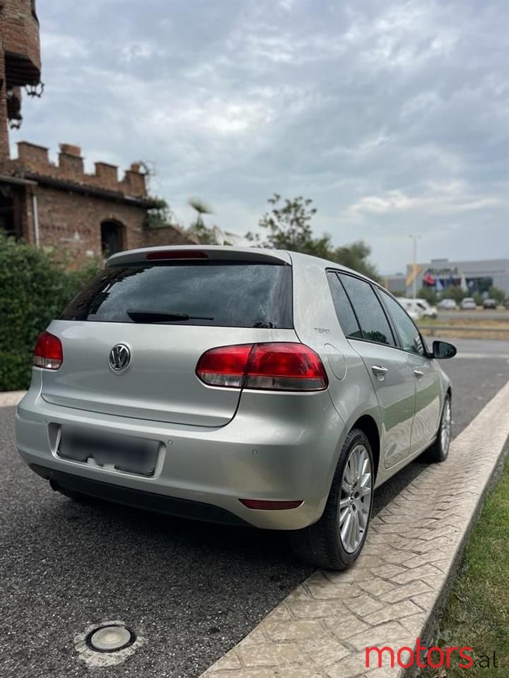 2010' Volkswagen Golf photo #4