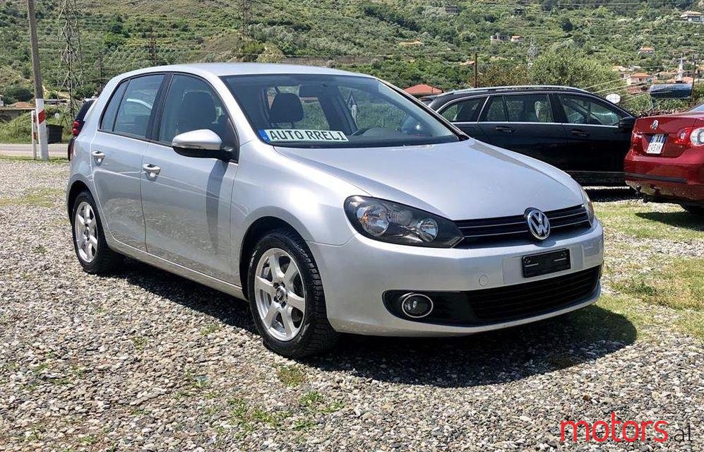 2010' Volkswagen Golf photo #1