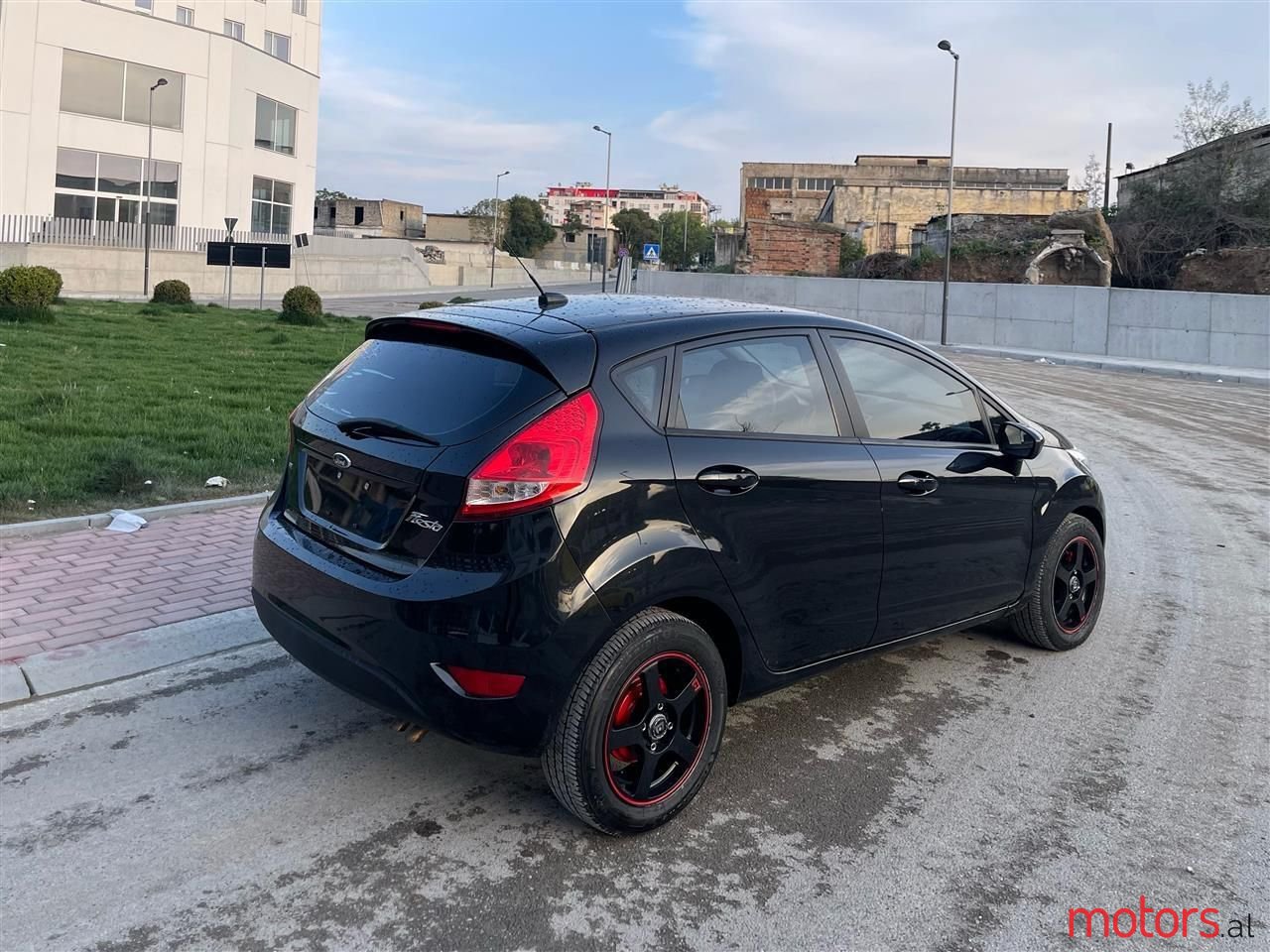 2012' Ford Fiesta photo #4