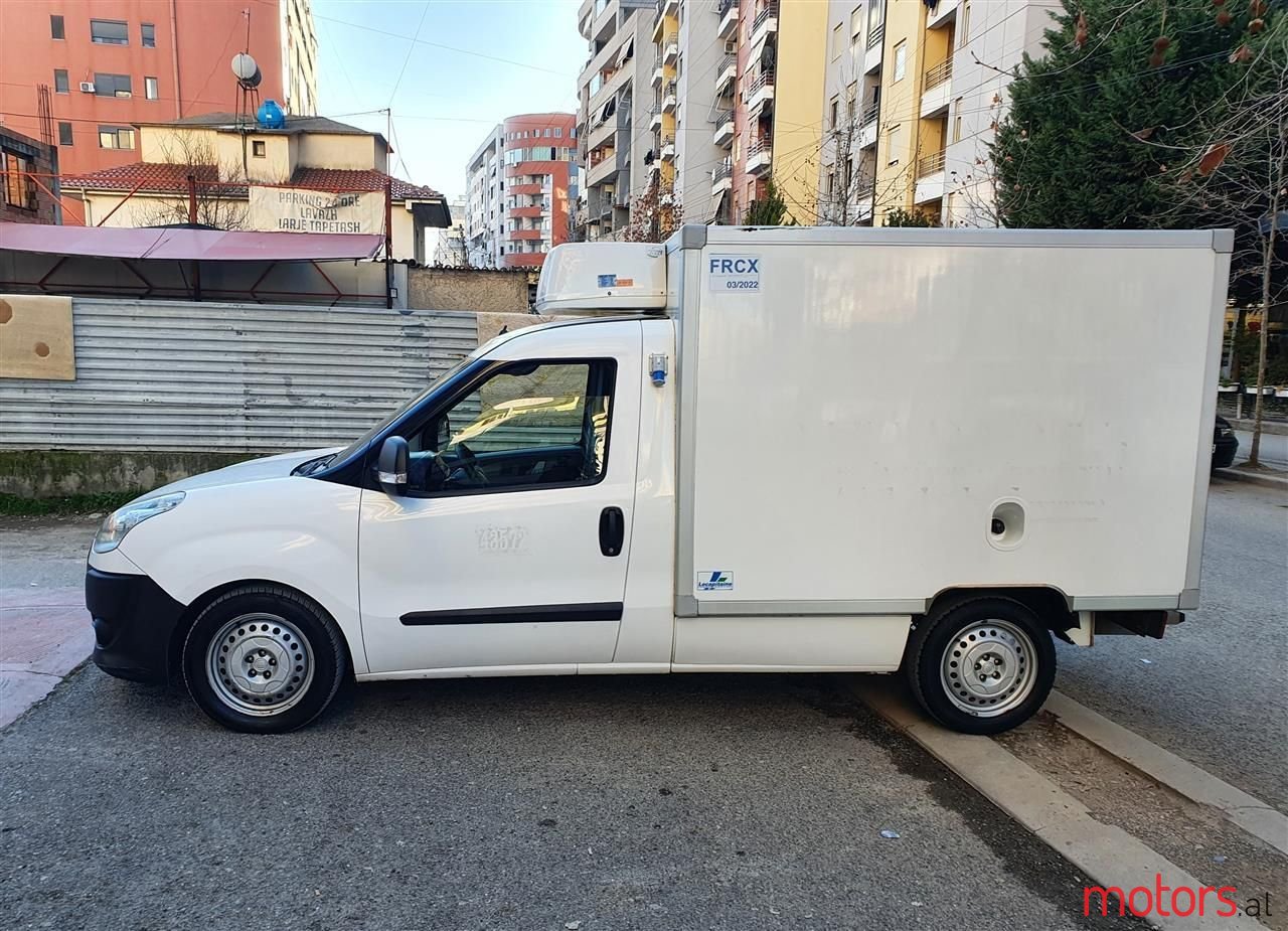 2011' Fiat Doblo photo #5