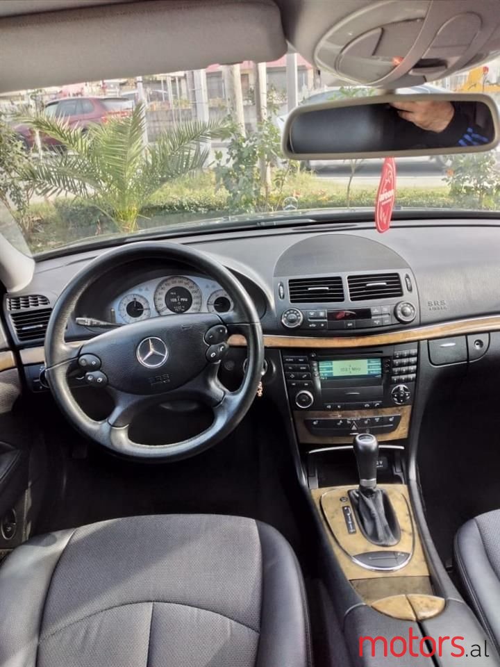 2007' Mercedes-Benz E 220 photo #5
