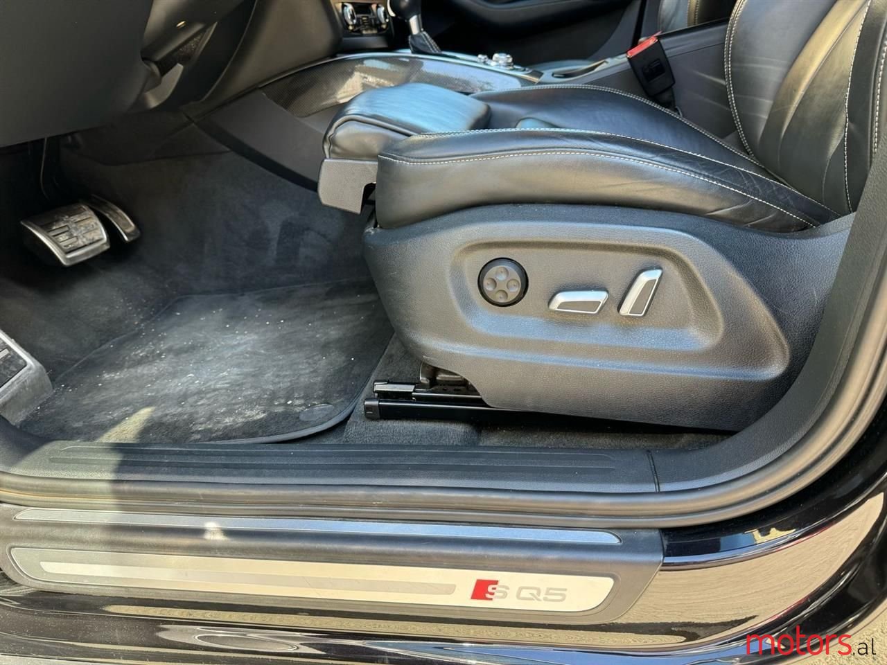 2014' Audi SQ5 photo #3