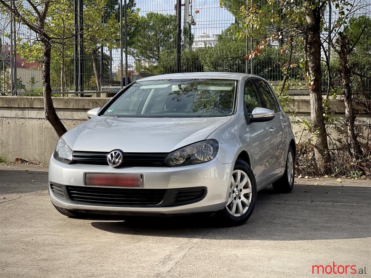 2009' Volkswagen Golf photo #2