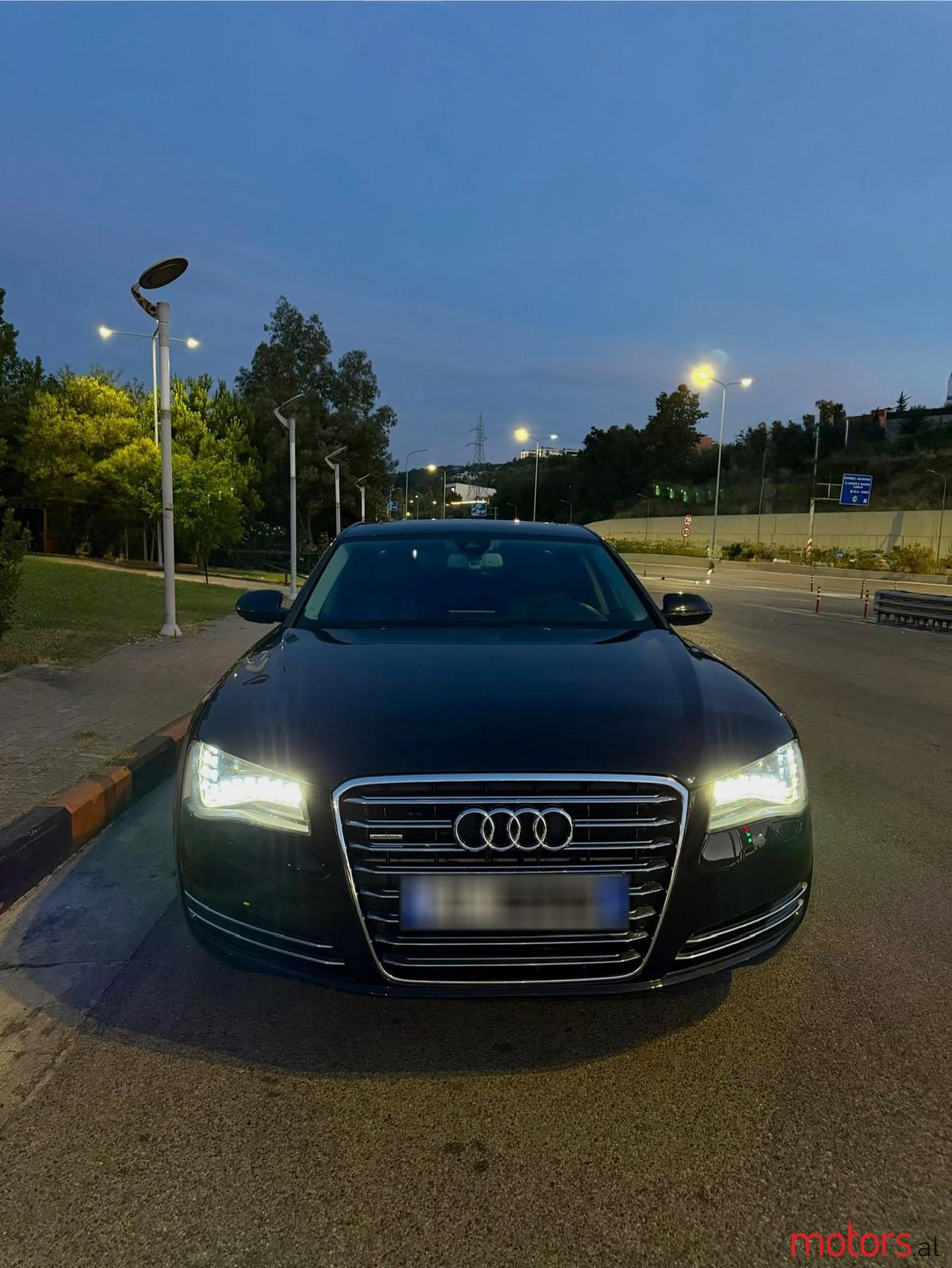 2012' Audi A8 photo #6