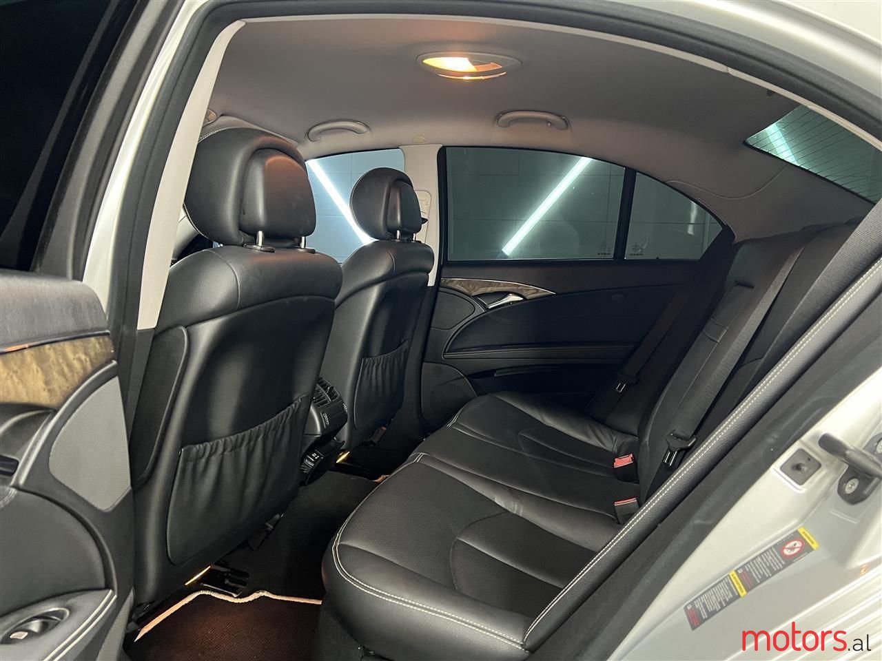 2009' Mercedes-Benz E 320 photo #6