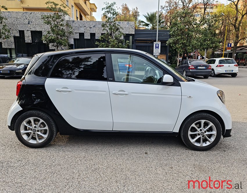 2017' Smart Forfour photo #1