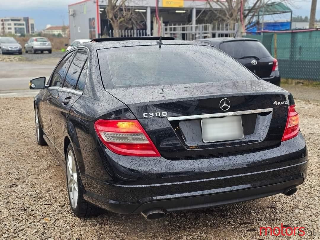 2011' Mercedes-Benz C 300 photo #4