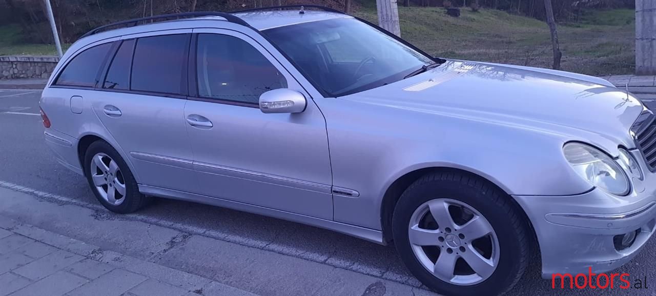 2005' Mercedes-Benz E 220 photo #2