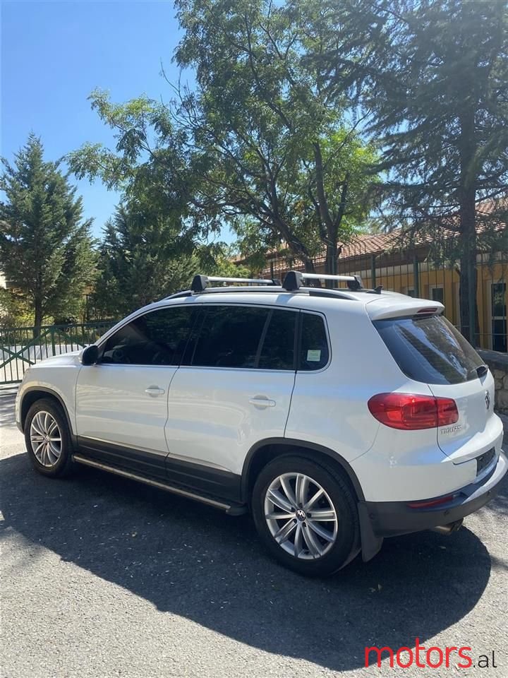 2014' Volkswagen Tiguan photo #2