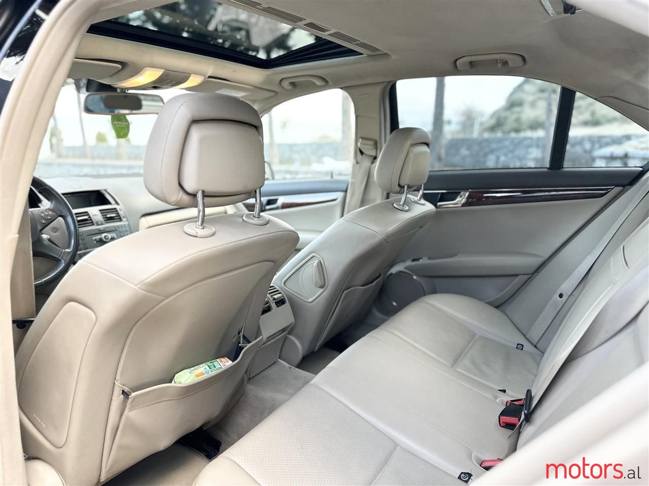 2010' Mercedes-Benz C 300 photo #4