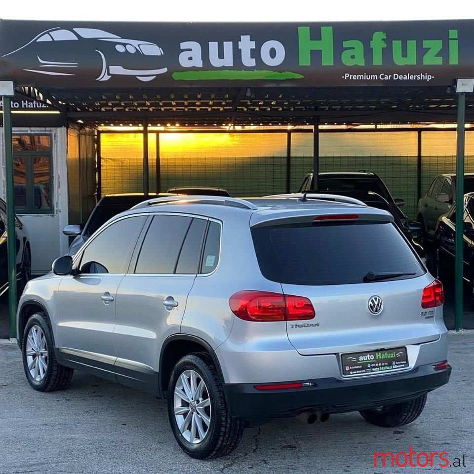 2015' Volkswagen Tiguan photo #1