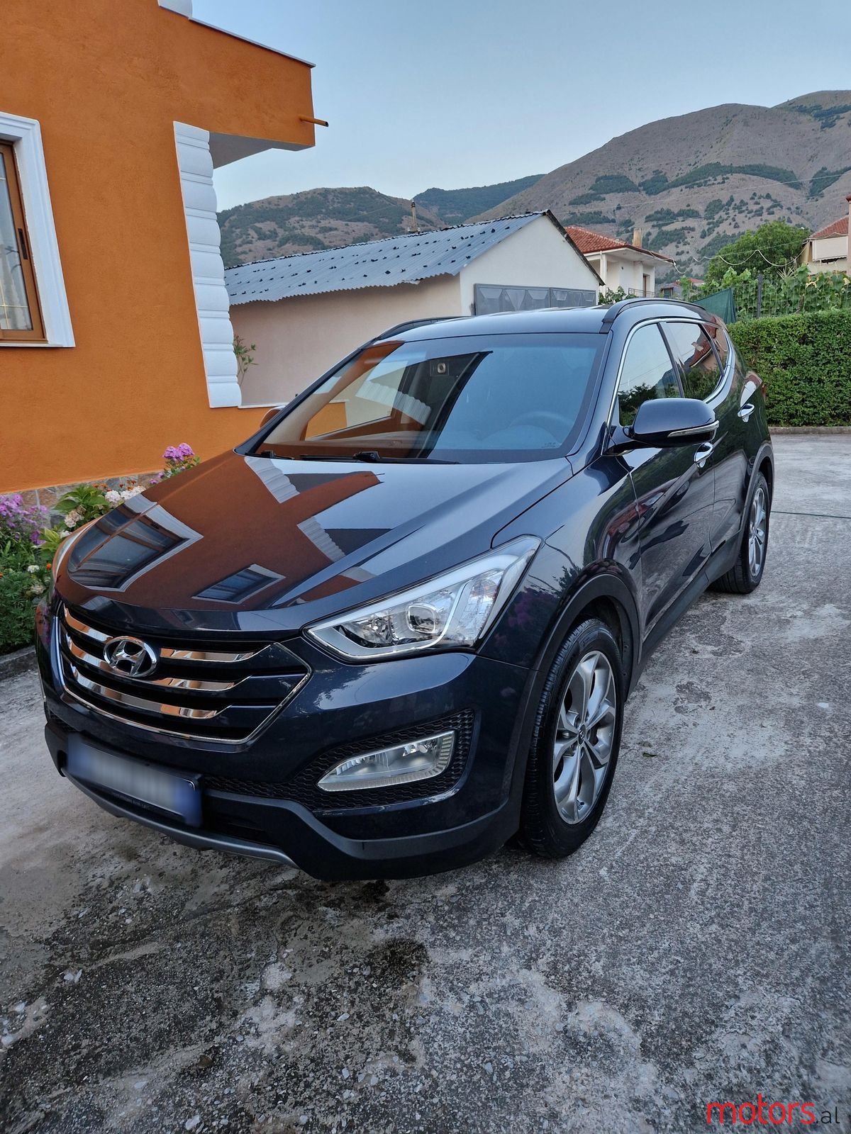 2015' Hyundai Santa Fe photo #3