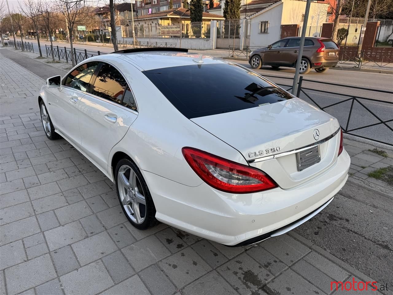 2011' Mercedes-Benz CLS 350 photo #2