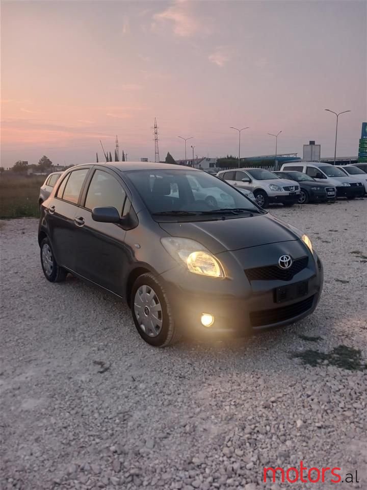 2010' Toyota Yaris photo #1